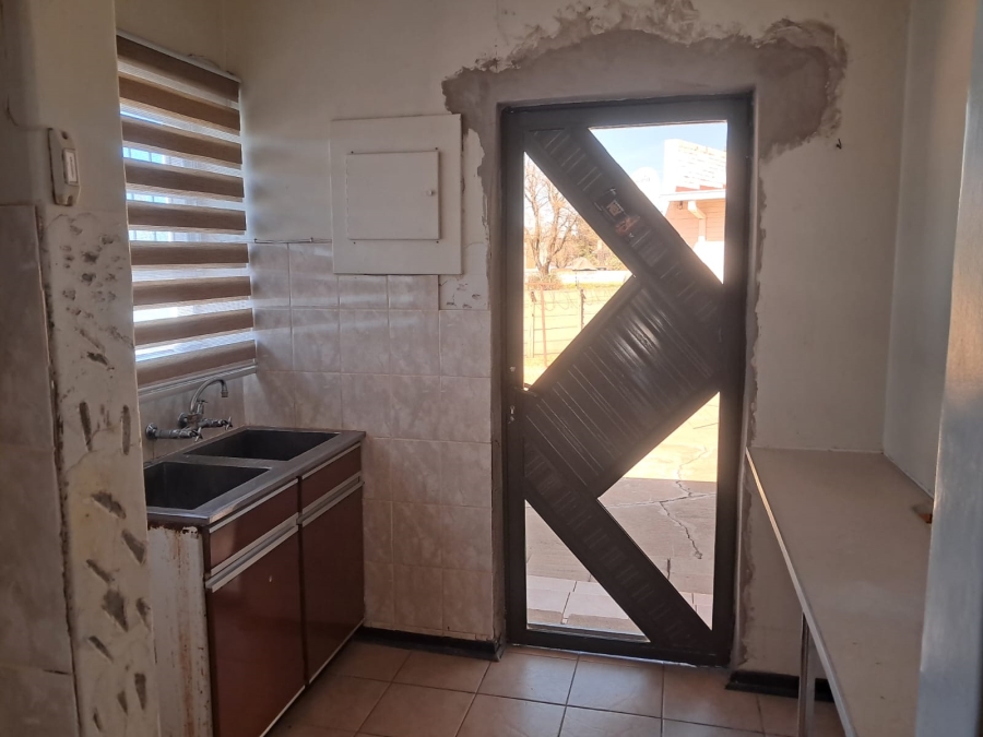 5 Bedroom Property for Sale in Flamingo Park Free State